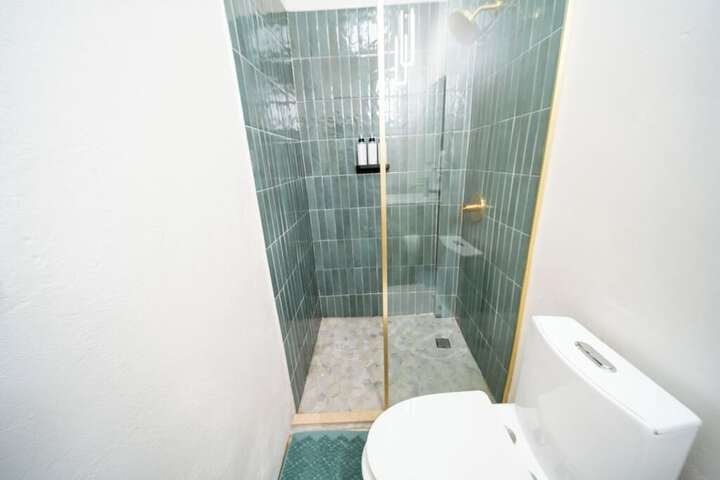 Room 11 of 21