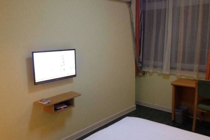 Room 2 of 12