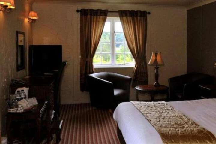 Room 28 of 45
