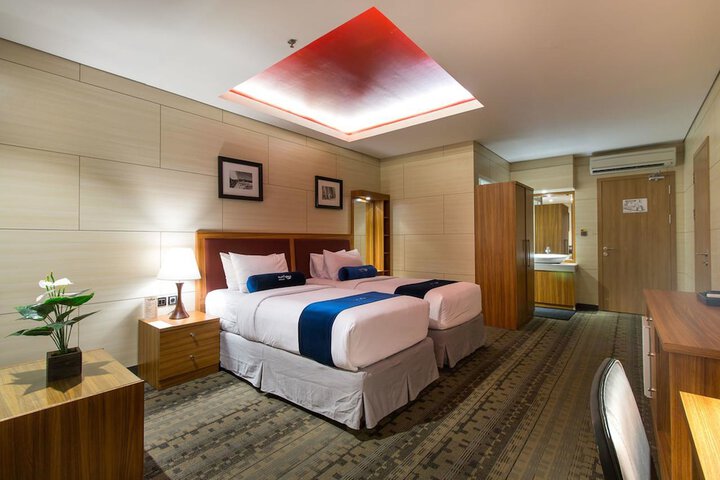 Room 12 of 48