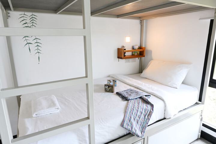 Room 8 of 37