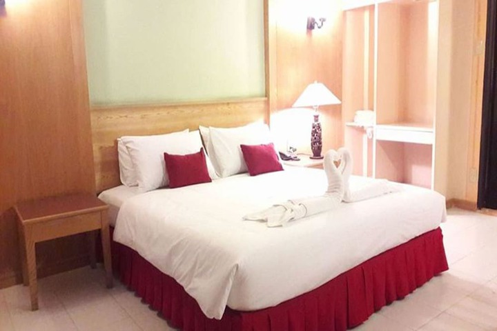 Room 8 of 50