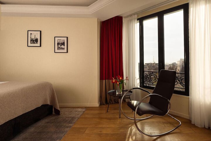 Room 11 of 86