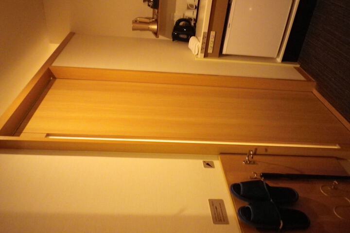 Room 25 of 93