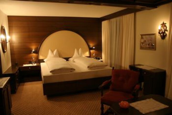 Room 10 of 43