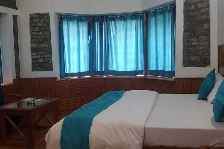 Room 4 of 10