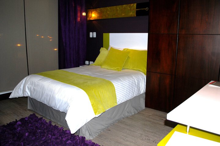 Room 9 of 43