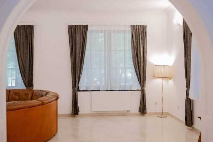 Room 27 of 55