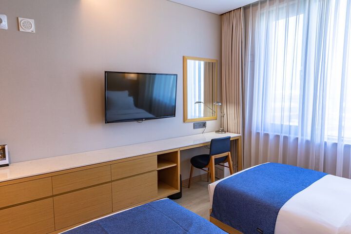 Room 9 of 72