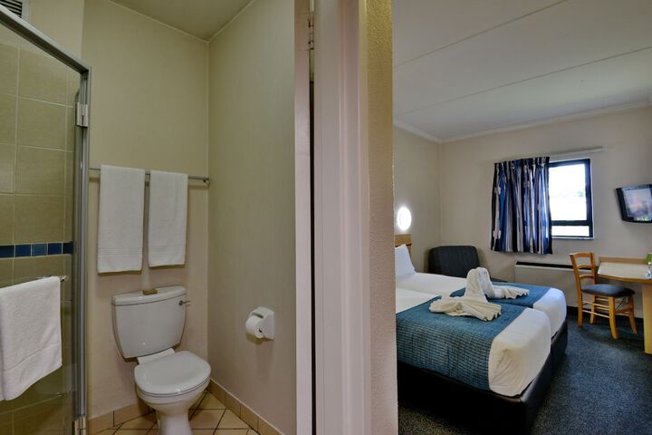 Room 10 of 27