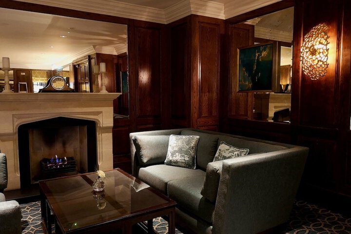 Lounge 52 of 74