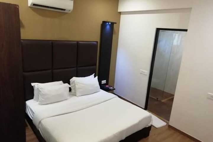 Room 16 of 66