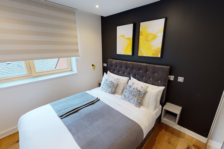 Room 80 of 296