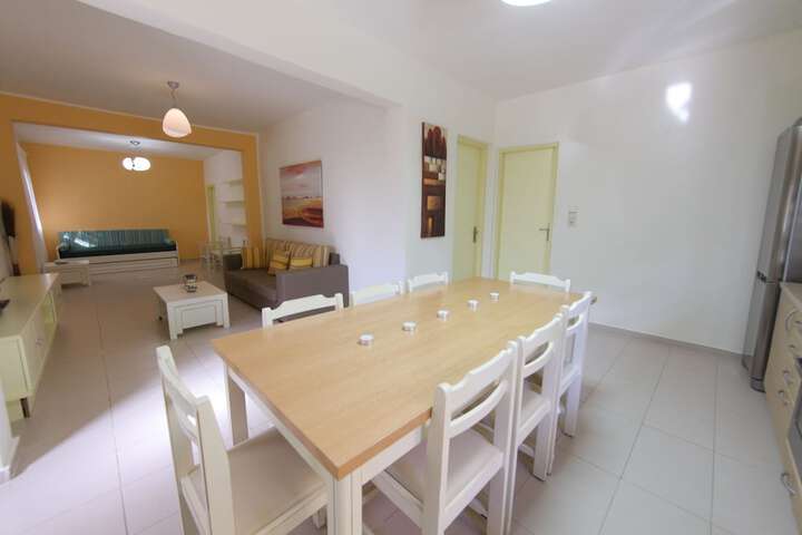 Room 1 of 32