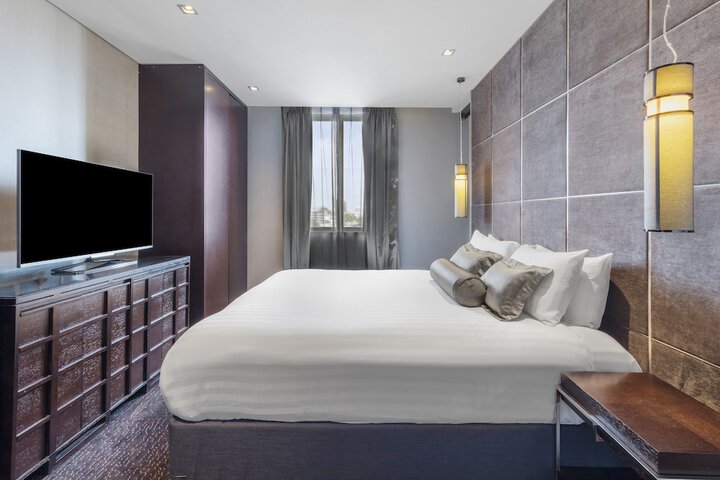 Room 32 of 64
