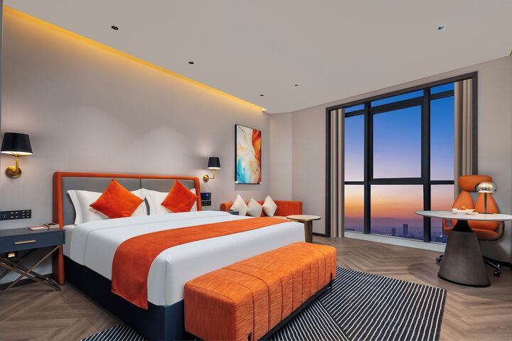 Room 12 of 46