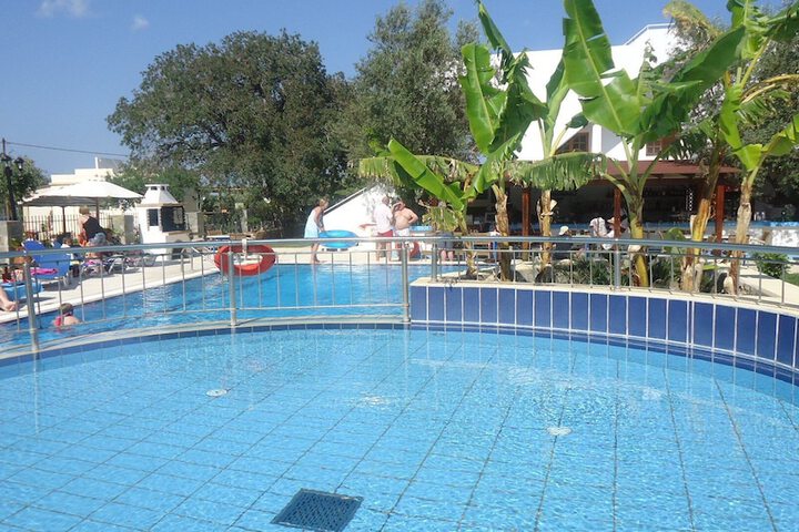 Pool 16 of 33