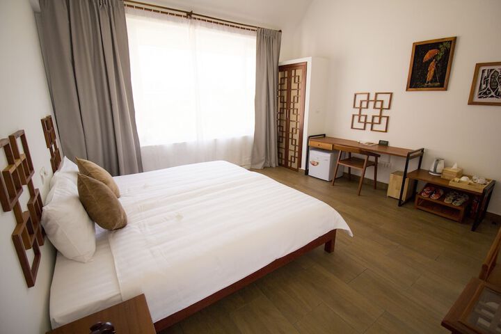 Room 4 of 20