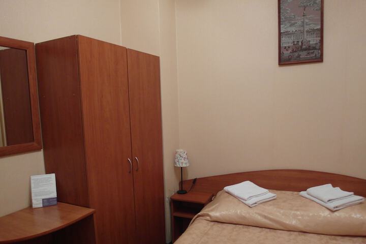 Room 15 of 46
