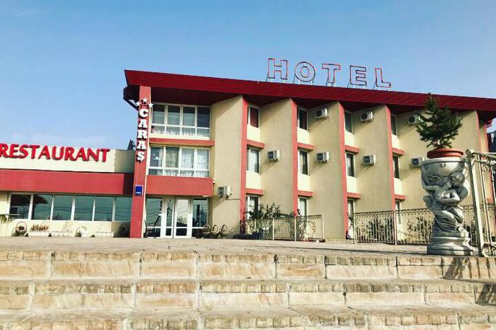 Hotel Caras