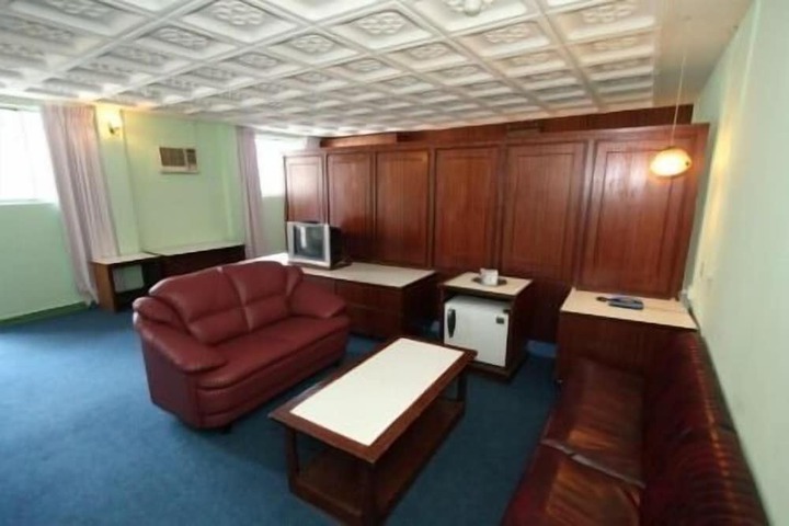 Room 10 of 13