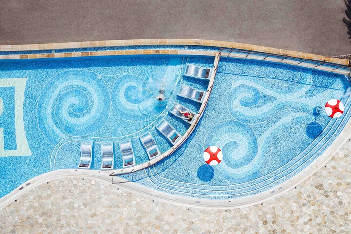Hotel Pool