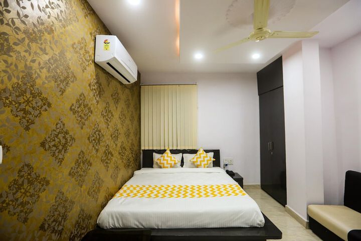 Room 8 of 30