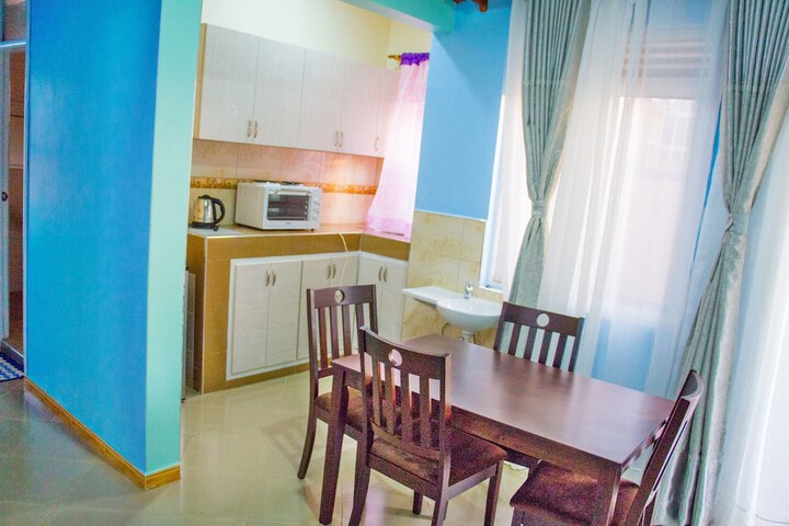 Room 4 of 12