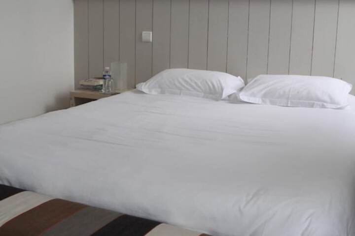 Room 10 of 41