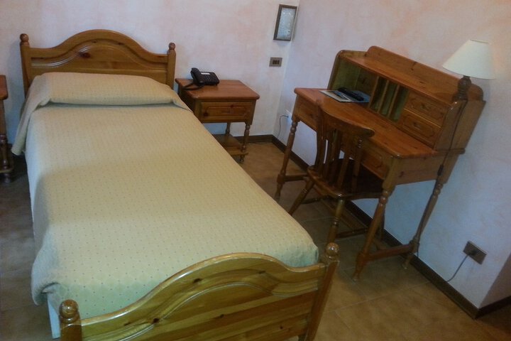Room 5 of 31
