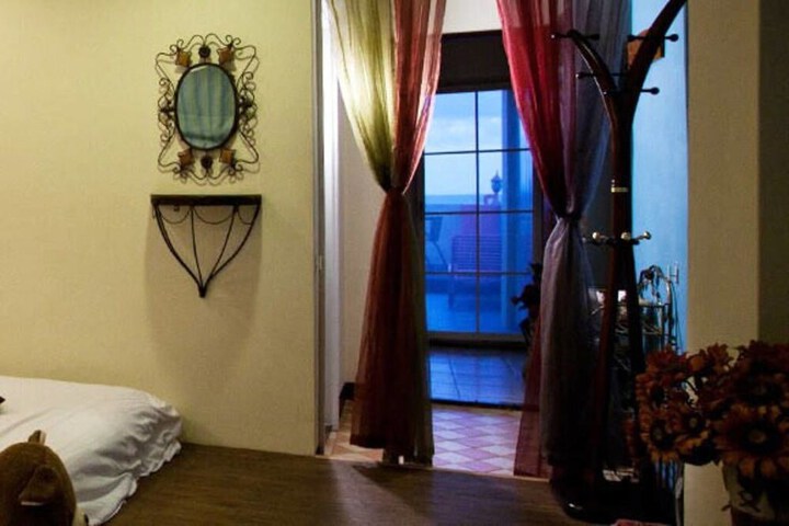 Room 9 of 120