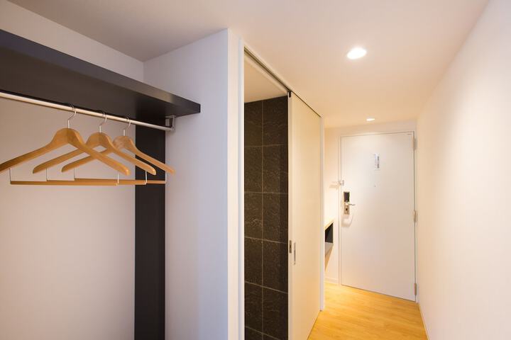 Room 8 of 34