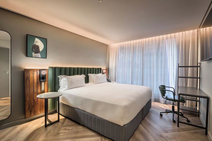 Room 20 of 143
