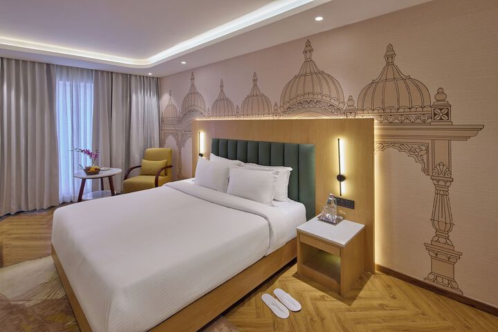 Room 8 of 34