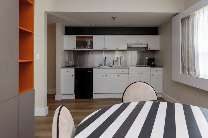 Private kitchenette
