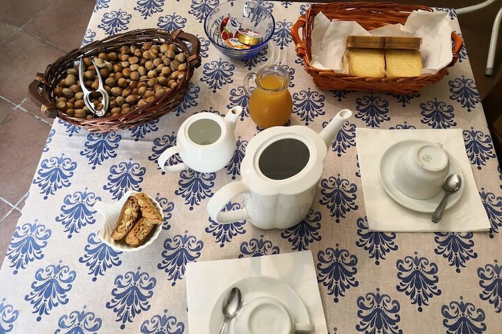 Breakfast/Coffee Service 12 of 33
