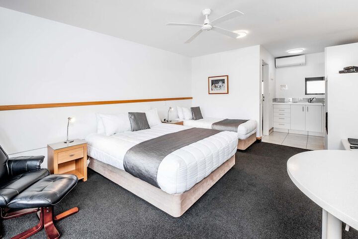 Room 14 of 37