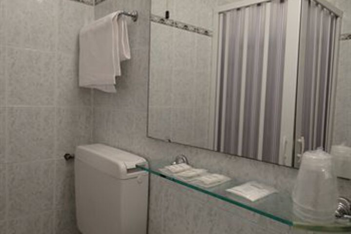 Room 2 of 16