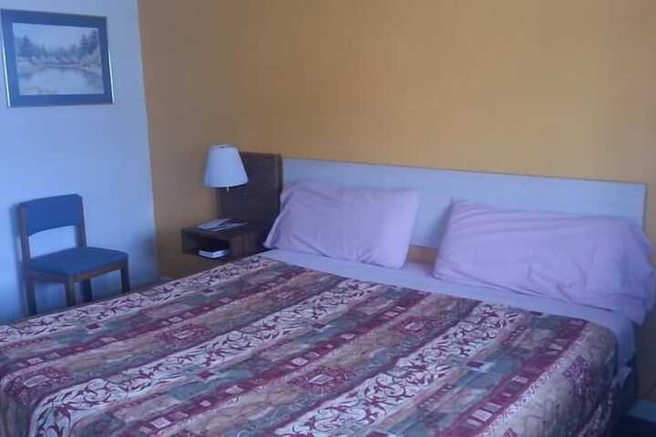 Room 5 of 22