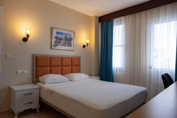 Room 14 of 27