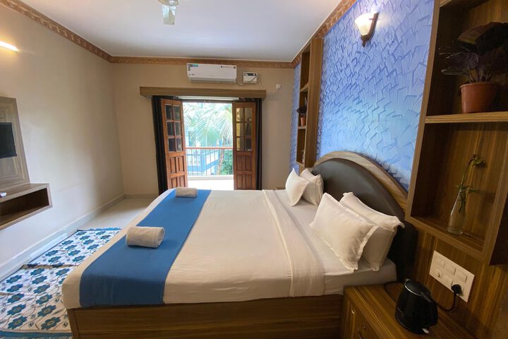 Room 4 of 40
