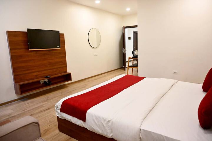 Room 33 of 70
