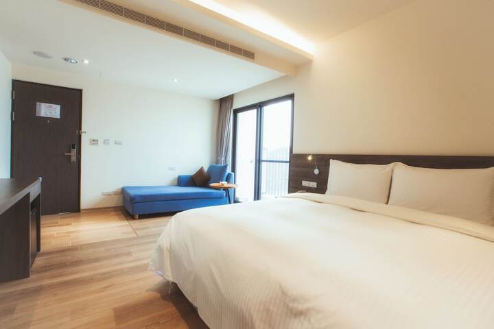 Room 21 of 63