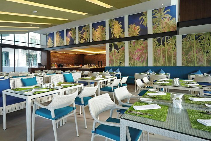 Dining 65 of 99