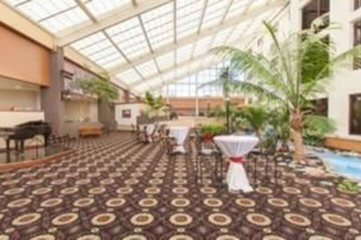 Ballroom/Hall 2 of 24