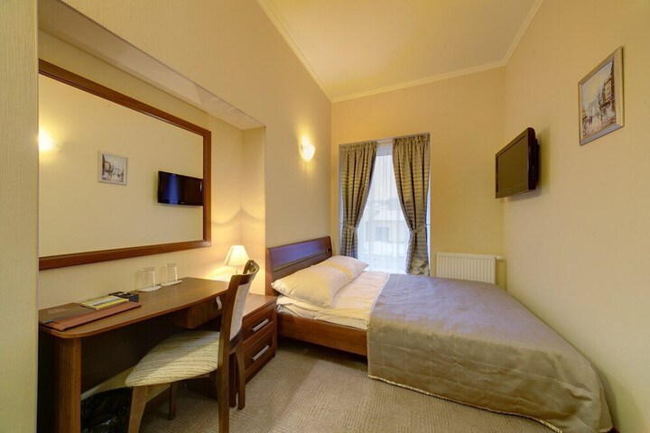 Room 30 of 69