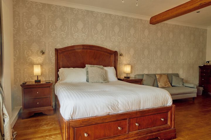 Room 4 of 41