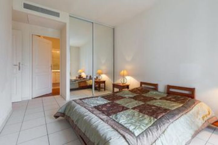 Room 8 of 20