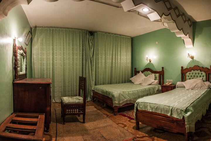 Room 12 of 28