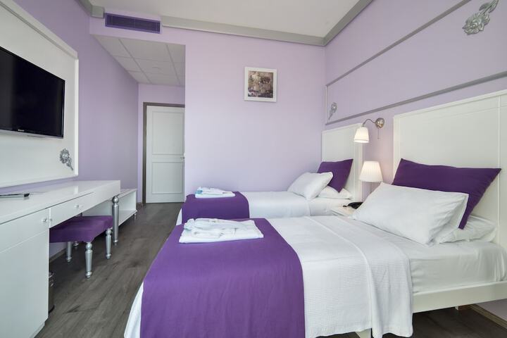 Room 16 of 29